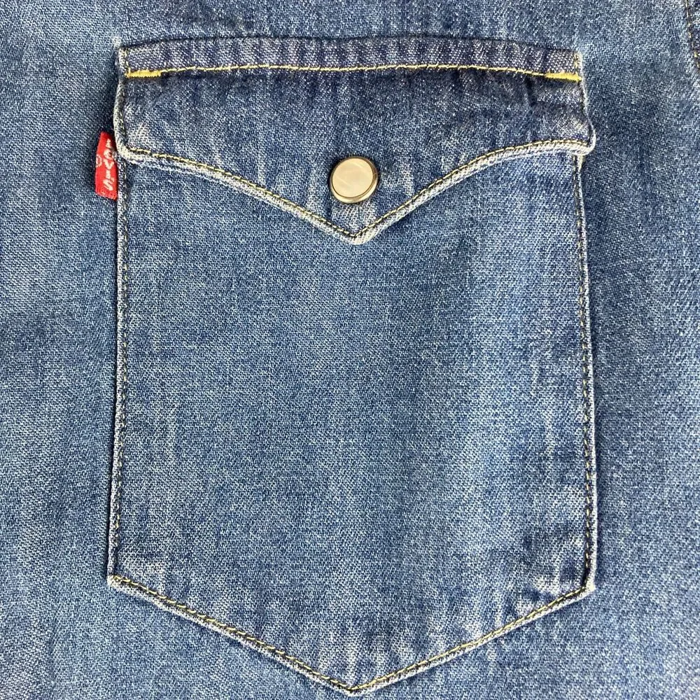 Levi’s Denim Western Shirt Mens Large Pearl Snap Standard Fit Blue Jean Shirt